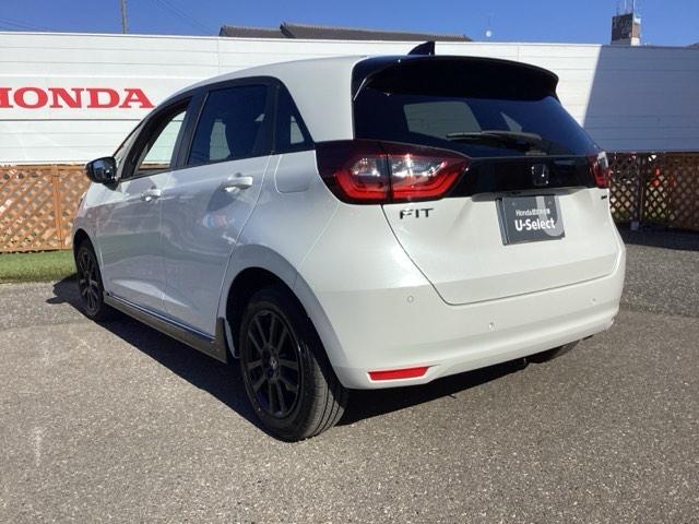 フィット ｅ：ＨＥＶホームブラックスタイル　フルセグナビ／ブルートゥース／ホンダコネクト　　　　　　　　　　　　　　　　　　ドラレコ（前後）　ホンダセンシング　ＬＥＤヘッド　純正ＡＷ（5枚目）