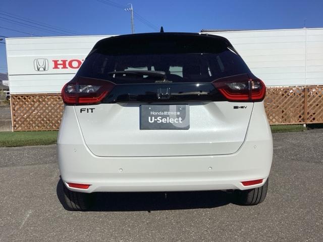 フィット ｅ：ＨＥＶホームブラックスタイル　フルセグナビ／ブルートゥース／ホンダコネクト　　　　　　　　　　　　　　　　　　ドラレコ（前後）　ホンダセンシング　ＬＥＤヘッド　純正ＡＷ（6枚目）