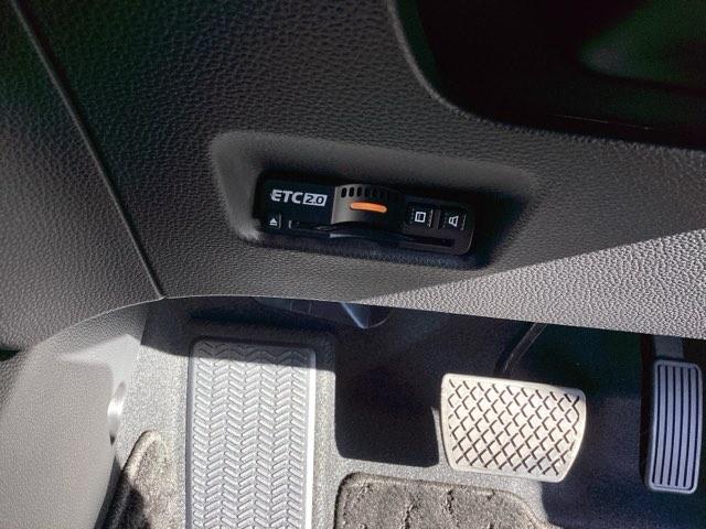 フィット ｅ：ＨＥＶホームブラックスタイル　フルセグナビ／ブルートゥース／ホンダコネクト　　　　　　　　　　　　　　　　　　ドラレコ（前後）　ホンダセンシング　ＬＥＤヘッド　純正ＡＷ（10枚目）