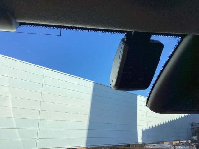 フィット ｅ：ＨＥＶホームブラックスタイル　フルセグナビ／ブルートゥース／ホンダコネクト　　　　　　　　　　　　　　　　　　ドラレコ（前後）　ホンダセンシング　ＬＥＤヘッド　純正ＡＷ（31枚目）