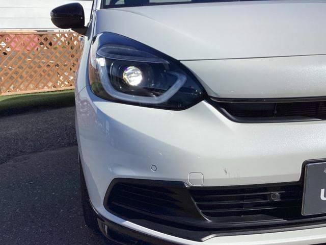 フィット ｅ：ＨＥＶホームブラックスタイル　フルセグナビ／ブルートゥース／ホンダコネクト　　　　　　　　　　　　　　　　　　ドラレコ（前後）　ホンダセンシング　ＬＥＤヘッド　純正ＡＷ（38枚目）