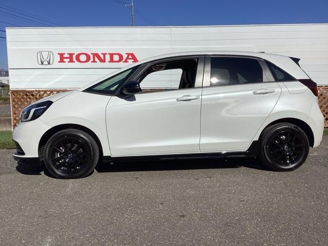 フィット ｅ：ＨＥＶホームブラックスタイル　フルセグナビ／ブルートゥース／ホンダコネクト　　　　　　　　　　　　　　　　　　ドラレコ（前後）　ホンダセンシング　ＬＥＤヘッド　純正ＡＷ（40枚目）