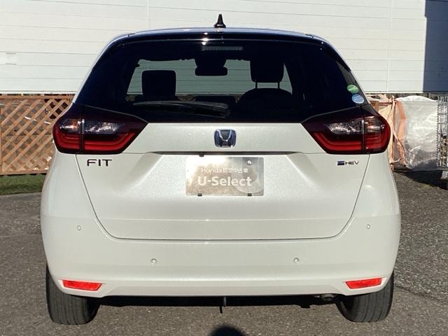 フィット ｅ：ＨＥＶホーム　フルセグナビ／ブルートゥース　　　　　　　　　　　　　　　　　　　　　　　　　　ホンダセンシング　ＬＥＤヘッド　社外ＡＷ（6枚目）