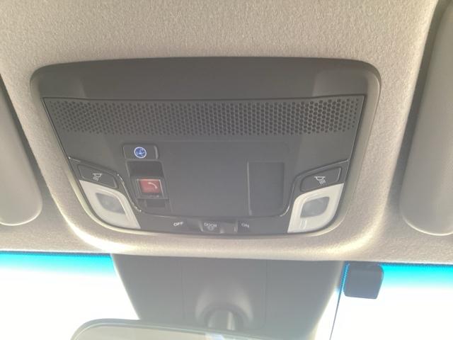 フィット ｅ：ＨＥＶホーム　フルセグナビ／ブルートゥース　　　　　　　　　　　　　　　　　　　　　　　　　　ホンダセンシング　ＬＥＤヘッド　社外ＡＷ（31枚目）