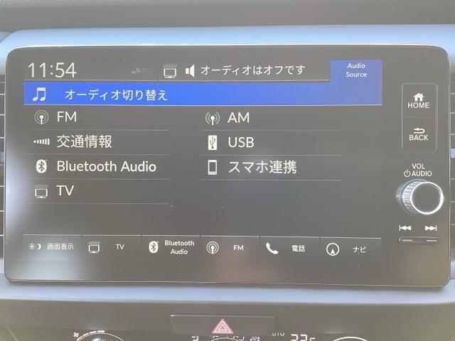 フィット ｅ：ＨＥＶＲＳ　フルセグナビ／ブルートゥース／ホンダコネクト　　　　　　　　　　　　　　　　　　ドラレコ（前後）　ホンダセンシング　ＬＥＤヘッド　純正ＡＷ（8枚目）