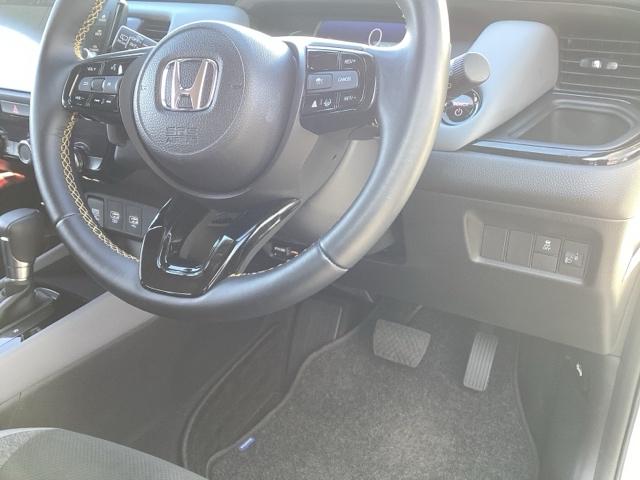 フィット ｅ：ＨＥＶＲＳ　フルセグナビ／ブルートゥース／ホンダコネクト　　　　　　　　　　　　　　　　　　ドラレコ（前後）　ホンダセンシング　ＬＥＤヘッド　純正ＡＷ（16枚目）