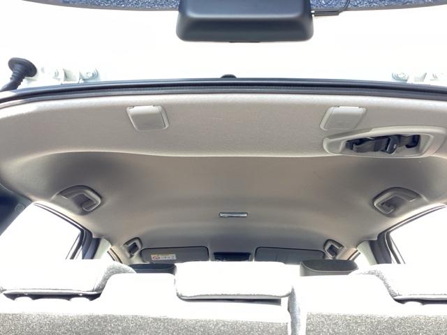 フィット ｅ：ＨＥＶＲＳ　フルセグナビ／ブルートゥース／ホンダコネクト　　　　　　　　　　　　　　　　　　ドラレコ（前後）　ホンダセンシング　ＬＥＤヘッド　純正ＡＷ（20枚目）