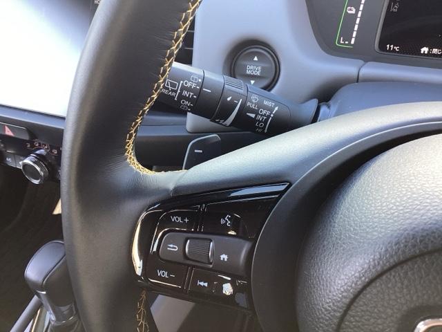 フィット ｅ：ＨＥＶＲＳ　フルセグナビ／ブルートゥース／ホンダコネクト　　　　　　　　　　　　　　　　　　ドラレコ（前後）　ホンダセンシング　ＬＥＤヘッド　純正ＡＷ（35枚目）