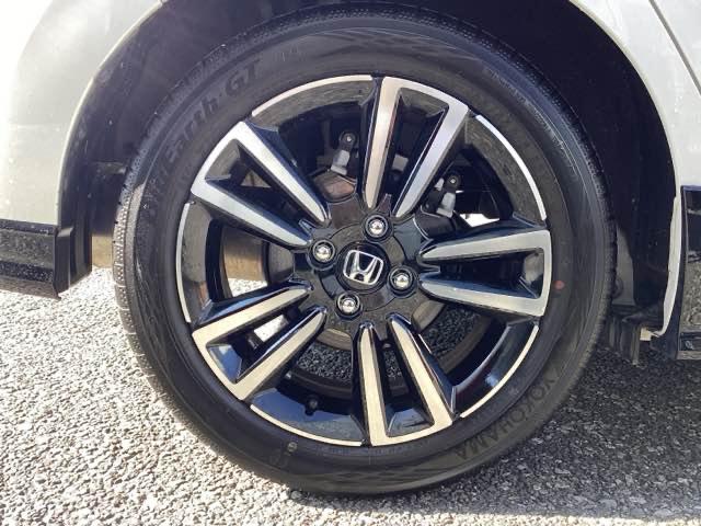 フィット ｅ：ＨＥＶＲＳ　フルセグナビ／ブルートゥース／ホンダコネクト　　　　　　　　　　　　　　　　　　ドラレコ（前後）　ホンダセンシング　ＬＥＤヘッド　純正ＡＷ（38枚目）