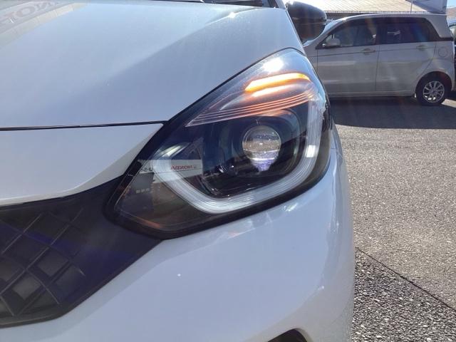 フィット ｅ：ＨＥＶＲＳ　フルセグナビ／ブルートゥース／ホンダコネクト　　　　　　　　　　　　　　　　　　ドラレコ（前後）　ホンダセンシング　ＬＥＤヘッド　純正ＡＷ（41枚目）