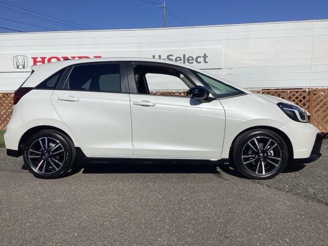 フィット ｅ：ＨＥＶＲＳ　フルセグナビ／ブルートゥース／ホンダコネクト　　　　　　　　　　　　　　　　　　ドラレコ（前後）　ホンダセンシング　ＬＥＤヘッド　純正ＡＷ（43枚目）