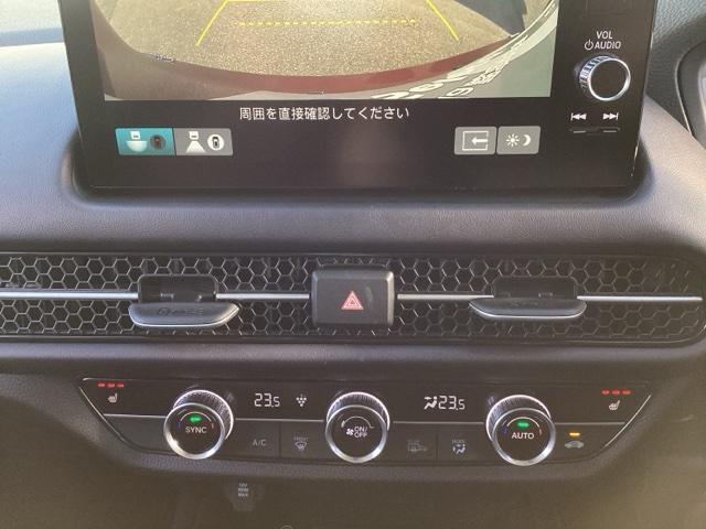 ＺＲ－Ｖ ｅ：ＨＥＶＺ　フルセグナビ／ブルートゥース／ホンダコネクト　　　　　　　　　　　　　　　　　　ドラレコ（前後）　シートヒーター（前席、後席左右）　全周囲カメラ（フロント／サイド／リア）　ホンダセンシング（9枚目）