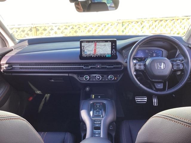 ＺＲ－Ｖ ｅ：ＨＥＶＺ　フルセグナビ／ブルートゥース／ホンダコネクト　　　　　　　　　　　　　　　　　　ドラレコ（前後）　シートヒーター（前席、後席左右）　全周囲カメラ（フロント／サイド／リア）　ホンダセンシング（18枚目）