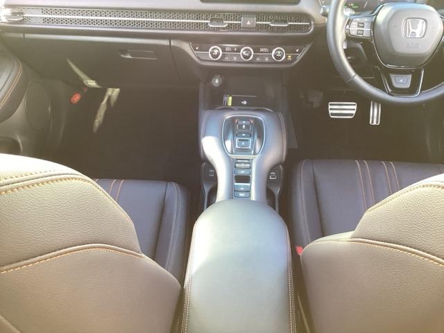 ＺＲ－Ｖ ｅ：ＨＥＶＺ　フルセグナビ／ブルートゥース／ホンダコネクト　　　　　　　　　　　　　　　　　　ドラレコ（前後）　シートヒーター（前席、後席左右）　全周囲カメラ（フロント／サイド／リア）　ホンダセンシング（34枚目）