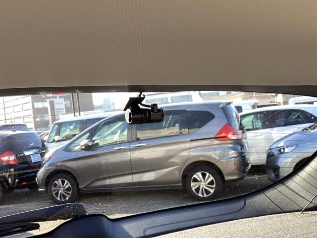 ＺＲ－Ｖ ｅ：ＨＥＶＺ　フルセグナビ／ブルートゥース／ホンダコネクト　　　　　　　　　　　　　　　　　　ドラレコ（前後）　シートヒーター（前席、後席左右）　全周囲カメラ（フロント／サイド／リア）　ホンダセンシング（39枚目）