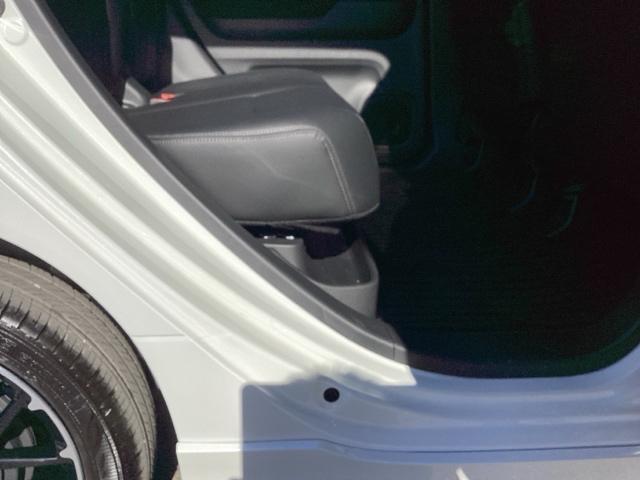 N-WGNカスタム L・ターボ フルセグナビ/ブルートゥース ドラレコ(前) シートヒーター(前席) ホンダセンシング LEDヘッド(13枚目)