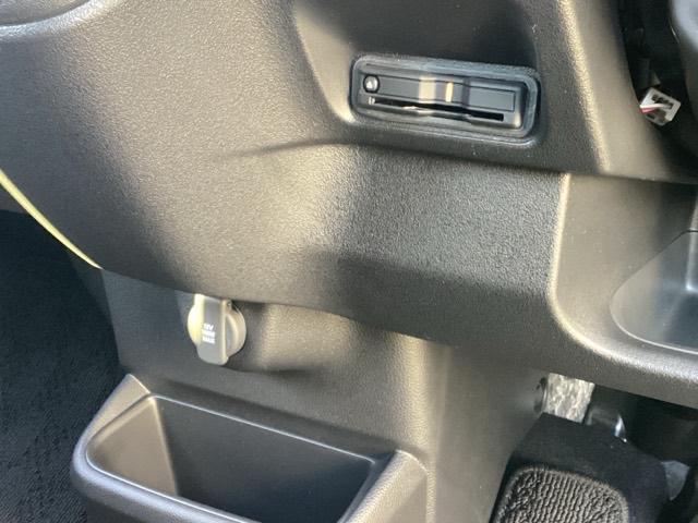 Ｎ－ＢＯＸカスタム ターボ　フルセグナビ／ブルートゥース／ホンダコネクト　　　　　　　　　　　　　　　　　　ドラレコ（前後）　シートヒーター（前席）　パドルシフト　ホンダセンシング　ＬＥＤヘッド（10枚目）