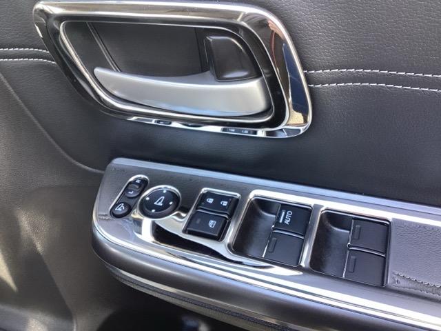 フリードハイブリッド ハイブリッド・Ｇホンダセンシング　フルセグナビ／ブルートゥース　　　　　　　　　　　　　　　　　　　　　　　　　　ドラレコ（前後）　シートヒーター（前席）　純正エンスタ　ルーフモニター　ホンダセンシング　ＬＥＤヘッド（27枚目）