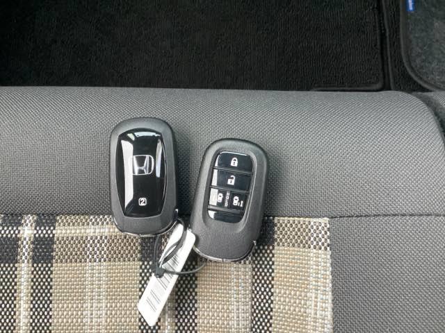 Ｎ－ＢＯＸジョイ ベースグレード　フルセグナビ／ブルートゥース／ホンダコネクト　　　　　　　　　　　　　　　　　　ドラレコ（前）　シートヒーター（前席）　全周囲カメラ（フロント／サイド／リア）　ホンダセンシング　ＬＥＤヘッド（21枚目）