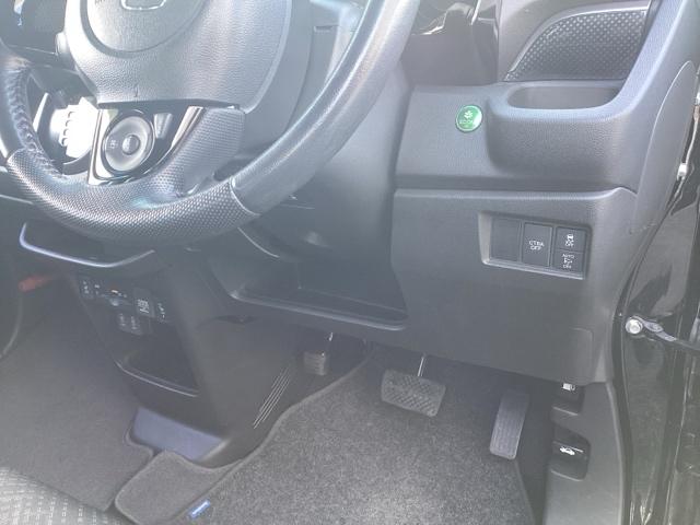 Ｎ－ＷＧＮカスタム ＧＳＳブラックスタイルパッケージ　４ＷＤ　ワンセグ／ブルートゥース／ディスプレイオーディオ　　　　　　　　　　　　　　　　　　　　　　　　　シートヒーター（前席）　パドルシフト　安心パッケージ　ＨＩＤヘッド（16枚目）