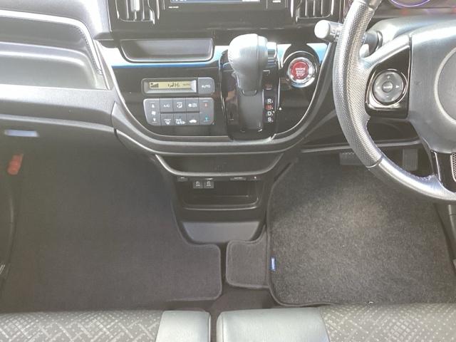 Ｎ－ＷＧＮカスタム ＧＳＳブラックスタイルパッケージ　４ＷＤ　ワンセグ／ブルートゥース／ディスプレイオーディオ　　　　　　　　　　　　　　　　　　　　　　　　　シートヒーター（前席）　パドルシフト　安心パッケージ　ＨＩＤヘッド（25枚目）