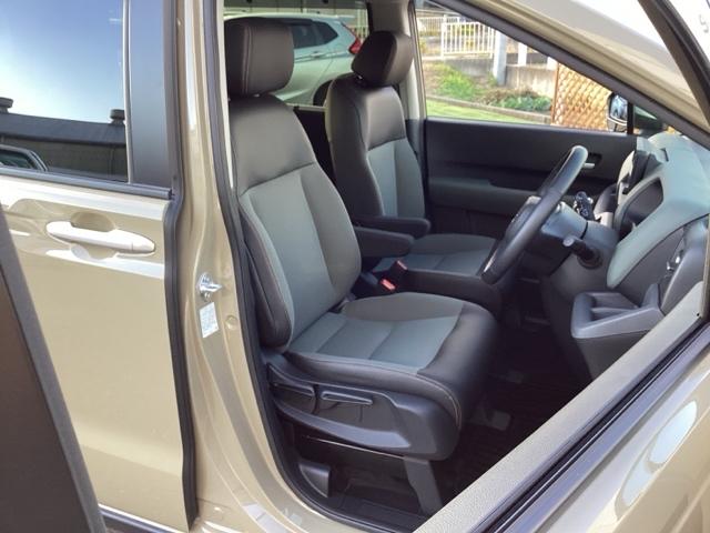 フリード クロスター　フルセグナビ／ブルートゥース／ホンダコネクト　　　　　　　　　　　　　　　　　　ドラレコ（前後）　シートヒーター（前席）　ホンダセンシング　ＬＥＤヘッド（11枚目）