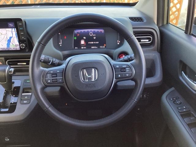 フリード クロスター　フルセグナビ／ブルートゥース／ホンダコネクト　　　　　　　　　　　　　　　　　　ドラレコ（前後）　シートヒーター（前席）　ホンダセンシング　ＬＥＤヘッド（15枚目）
