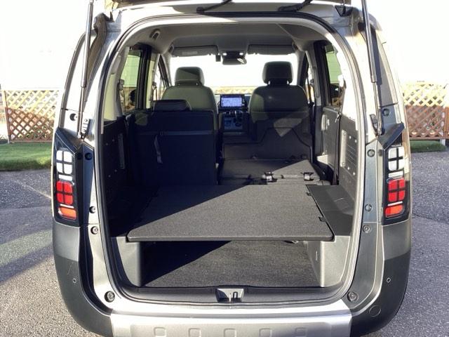 フリード クロスター　フルセグナビ／ブルートゥース／ホンダコネクト　　　　　　　　　　　　　　　　　　ドラレコ（前後）　シートヒーター（前席）　ホンダセンシング　ＬＥＤヘッド（18枚目）