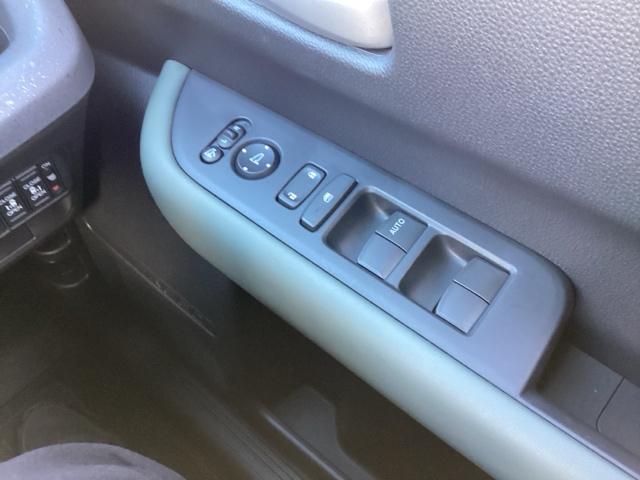 フリード クロスター　フルセグナビ／ブルートゥース／ホンダコネクト　　　　　　　　　　　　　　　　　　ドラレコ（前後）　シートヒーター（前席）　ホンダセンシング　ＬＥＤヘッド（30枚目）