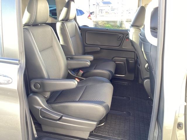 フリード Ｇ・ホンダセンシング　フルセグナビ／ブルートゥース　　　　　　　　　　　　　　　　　　　　　　　　　　シートヒーター（前席）　フリップダウンモニター　ホンダセンシング　ＬＥＤヘッド（12枚目）