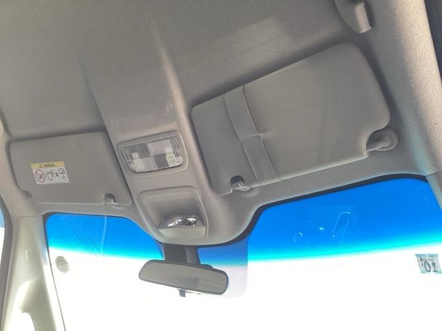 フリード Ｇ・ホンダセンシング　フルセグナビ／ブルートゥース　　　　　　　　　　　　　　　　　　　　　　　　　　シートヒーター（前席）　フリップダウンモニター　ホンダセンシング　ＬＥＤヘッド（27枚目）