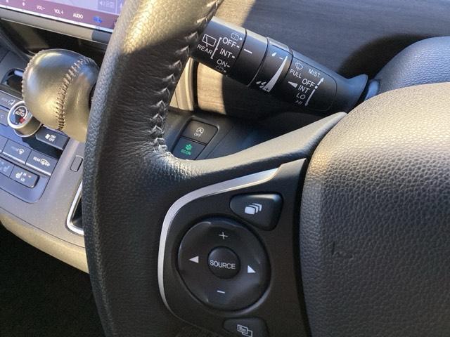 フリード Ｇ・ホンダセンシング　フルセグナビ／ブルートゥース　　　　　　　　　　　　　　　　　　　　　　　　　　シートヒーター（前席）　フリップダウンモニター　ホンダセンシング　ＬＥＤヘッド（28枚目）