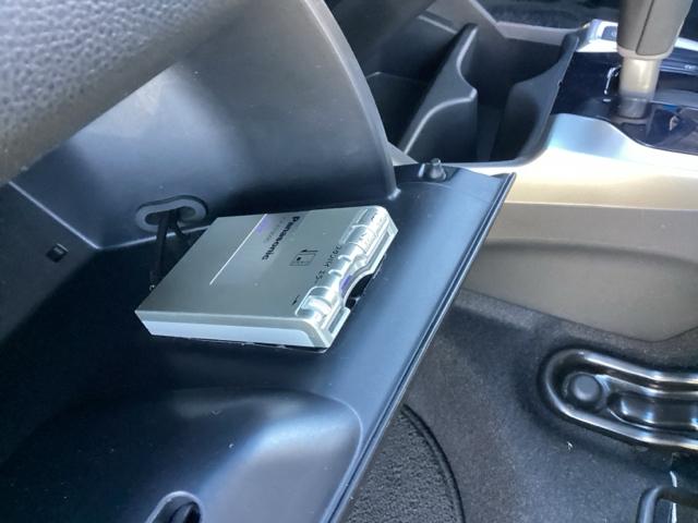 フィット 13G・Fパッケージファインエディション バックモニター付きオーディオ/ワンセグ ドラレコ(前) 安心パッケージ LEDヘッド 社外AW(10枚目)