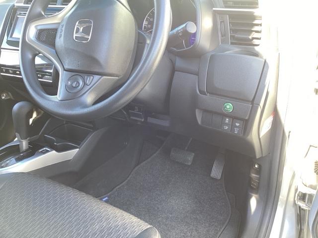 フィット 13G・Fパッケージファインエディション バックモニター付きオーディオ/ワンセグ ドラレコ(前) 安心パッケージ LEDヘッド 社外AW(16枚目)