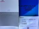 自社整備工場で点検整備をおこなってからお渡ししています。車検が残っている場合は『12ヶ月点検整備』を、車検整備付きの場合は『車検整備』をおこないます。整備費用は車両本体価格に含まれています。