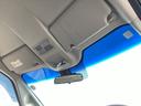 自社整備工場で点検整備をおこなってからお渡ししています。車検が残っている場合は『12ヶ月点検整備』を、車検整備付きの場合は『車検整備』をおこないます。整備費用は車両本体価格に含まれています。