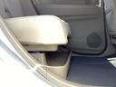 自社整備工場で点検整備をおこなってからお渡ししています。車検が残っている場合は『12ヶ月点検整備』を、車検整備付きの場合は『車検整備』をおこないます。整備費用は車両本体価格に含まれています。