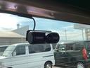 自社整備工場で点検整備をおこなってからお渡ししています。車検が残っている場合は『12ヶ月点検整備』を、車検整備付きの場合は『車検整備』をおこないます。整備費用は車両本体価格に含まれています。