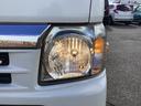 自社整備工場で点検整備をおこなってからお渡ししています。車検が残っている場合は『12ヶ月点検整備』を、車検整備付きの場合は『車検整備』をおこないます。整備費用は車両本体価格に含まれています。