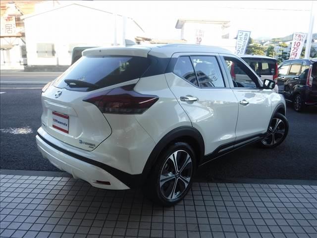 キックス XFOUR☆寒冷地仕様車☆メモリーナビ☆Bluetooth☆ アラウンドビューモニター☆プロパイロット☆エマージェンシーブレーキ☆インテリジェントルームミラー☆オートハイビーム☆LEDヘッドライト☆前席シートヒーター☆ビルトインETC☆禁煙車★試乗予約承り中★(3枚目)