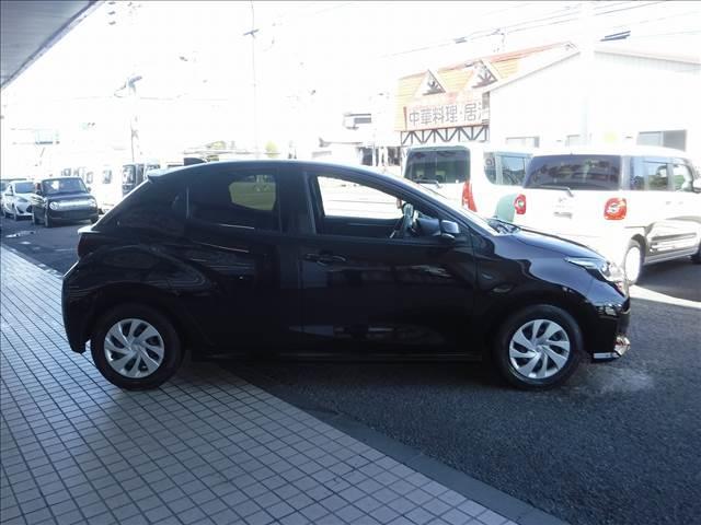 ヤリス Ｘ☆純正ディスプレイオーディオナビ☆Ｂｌｕｅｔｏｏｔｈ☆　バックモニター☆セーフティセンス☆ＢＳＭ☆ＲＣＴＡ☆ＰＣＳ☆ＬＤＡ☆クリアランスソナー☆オートハイビーム☆ビルトインＥＴＣ☆スマートキー☆プッシュスタート☆ステアリモコン☆禁煙車★試乗予約承り中★（13枚目）