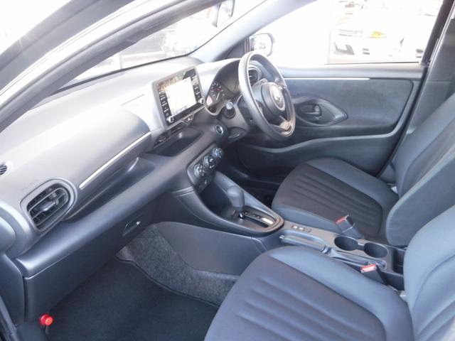 ヤリス Ｘ☆純正ディスプレイオーディオナビ☆Ｂｌｕｅｔｏｏｔｈ☆　バックモニター☆セーフティセンス☆ＢＳＭ☆ＲＣＴＡ☆ＰＣＳ☆ＬＤＡ☆クリアランスソナー☆オートハイビーム☆ビルトインＥＴＣ☆スマートキー☆プッシュスタート☆ステアリモコン☆禁煙車★試乗予約承り中★（60枚目）