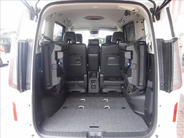 セレナ ハイウェイスターＶ☆４ＷＤ☆メーカー１２．３型ナビＴＶ☆　アラウンドビューモニター☆両側パワスラ☆ＥＴＣ２．０☆ワイヤレス充電器☆前席＆２列目シートヒーター☆ステアリングヒーター☆ＬＥＤヘッドライト☆スマートルームミラー☆エマージェンシーブレーキ☆禁煙車☆（12枚目）