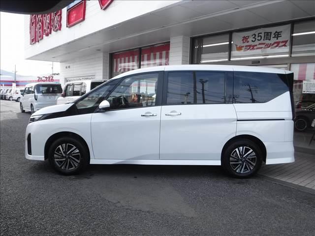 セレナ ハイウェイスターＶ☆４ＷＤ☆メーカー１２．３型ナビＴＶ☆　アラウンドビューモニター☆両側パワスラ☆ＥＴＣ２．０☆ワイヤレス充電器☆前席＆２列目シートヒーター☆ステアリングヒーター☆ＬＥＤヘッドライト☆スマートルームミラー☆エマージェンシーブレーキ☆禁煙車☆（19枚目）