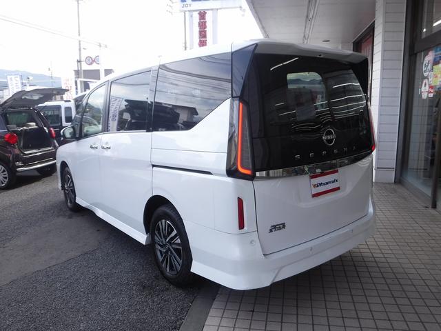 セレナ ハイウェイスターＶ☆４ＷＤ☆メーカー１２．３型ナビＴＶ☆　アラウンドビューモニター☆両側パワスラ☆ＥＴＣ２．０☆ワイヤレス充電器☆前席＆２列目シートヒーター☆ステアリングヒーター☆ＬＥＤヘッドライト☆スマートルームミラー☆エマージェンシーブレーキ☆禁煙車☆（23枚目）