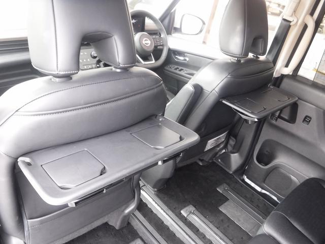 セレナ ハイウェイスターＶ☆４ＷＤ☆メーカー１２．３型ナビＴＶ☆　アラウンドビューモニター☆両側パワスラ☆ＥＴＣ２．０☆ワイヤレス充電器☆前席＆２列目シートヒーター☆ステアリングヒーター☆ＬＥＤヘッドライト☆スマートルームミラー☆エマージェンシーブレーキ☆禁煙車☆（52枚目）