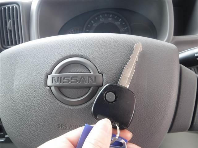 ４ＷＤ☆５ＡＧＳ☆純正ラジオ☆エマージェンシーブレーキＳ☆踏み間違い防止アシスト☆車線逸脱警報☆オートハイビーム☆リアパーキングセンサー☆ＵＳＢ電源☆オーバーヘッドシェルフ☆キーレス☆１速発進モード☆