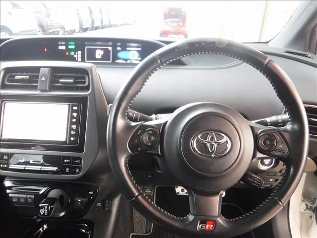 プリウスＰＨＶ Ｓ　ＧＲスポーツ☆純正ナビフルセグＴＶ☆Ｂカメラ☆　ビルトインＥＴＣ２．０☆専用ハーフレザーシート☆専用１８ＡＷ☆前席シートヒーター☆ＬＥＤヘッドライト☆ＬＥＤフォグ☆トヨタセーフティセンス☆ＡＣＣ☆ＬＤＡ☆オートハイビーム☆禁煙車★試乗予約承り中★（4枚目）