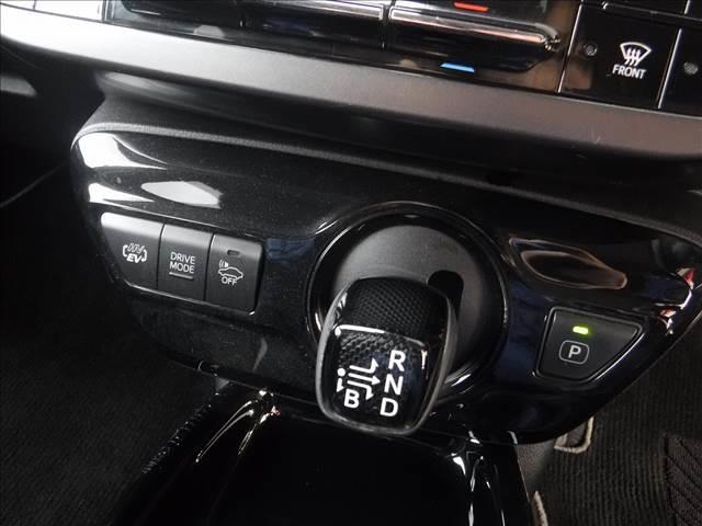 プリウスＰＨＶ Ｓ　ＧＲスポーツ☆純正ナビフルセグＴＶ☆Ｂカメラ☆　ビルトインＥＴＣ２．０☆専用ハーフレザーシート☆専用１８ＡＷ☆前席シートヒーター☆ＬＥＤヘッドライト☆ＬＥＤフォグ☆トヨタセーフティセンス☆ＡＣＣ☆ＬＤＡ☆オートハイビーム☆禁煙車★試乗予約承り中★（8枚目）