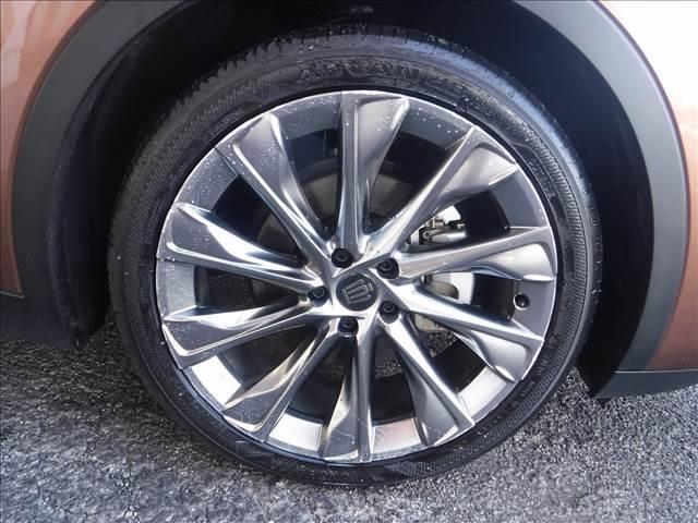 クラウンクロスオーバー Ｇアドバンスド・レザーパッケージ☆４ＷＤ☆　純正１２．３型ディスプレイオーディオ☆フルセグ☆パノラミックビューモニター☆ＥＴＣ２．０☆黒本革シート☆前席シートヒーター＆クーラー☆ステアリングヒーター☆デジタルインナーミラー☆ＨＵＤ☆置くだけ充電（15枚目）